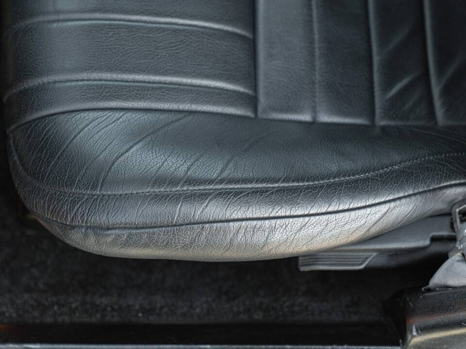 Image 31/50 of Chevrolet Camaro Z28 (1992)