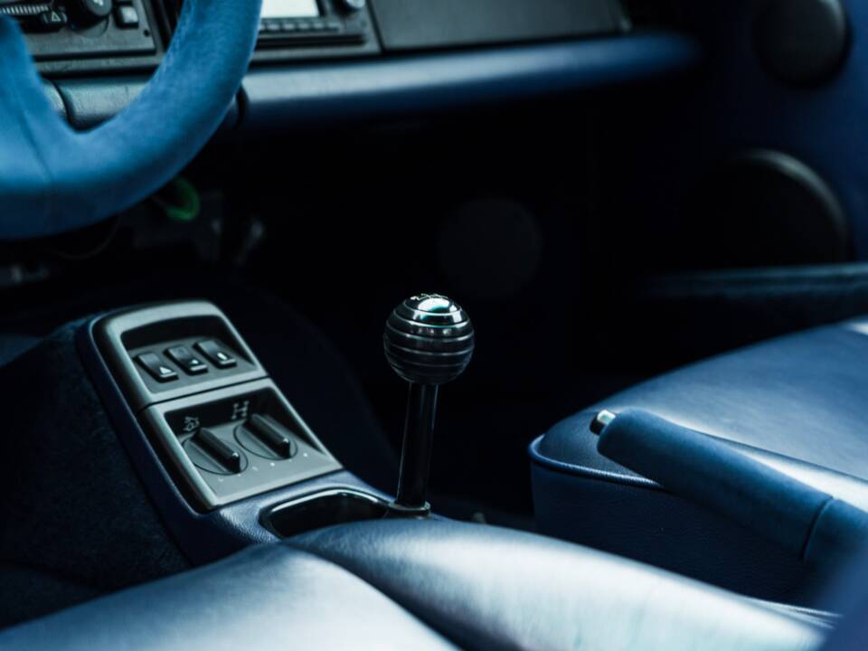 Afbeelding 42/61 van Porsche 911 Carrera 4 (1990)