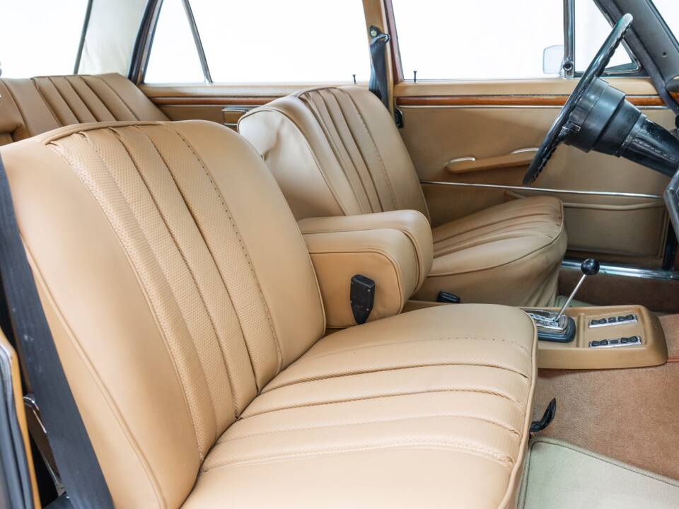 Bild 15/32 von Mercedes-Benz 300 SEL 3.5 (1970)