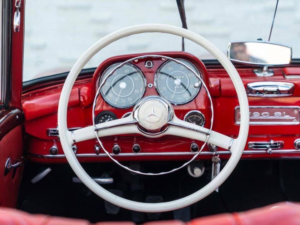 Image 4/19 of Mercedes-Benz 190 SL (1957)