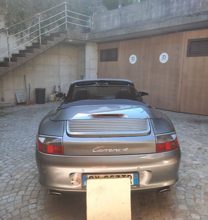 Bild 4/6 von Porsche 911 Carrera 4 (2005)