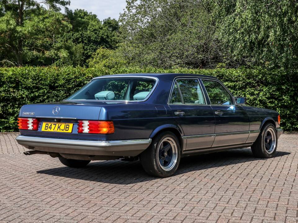 Immagine 3/44 di Mercedes-Benz 500 SE (1985)
