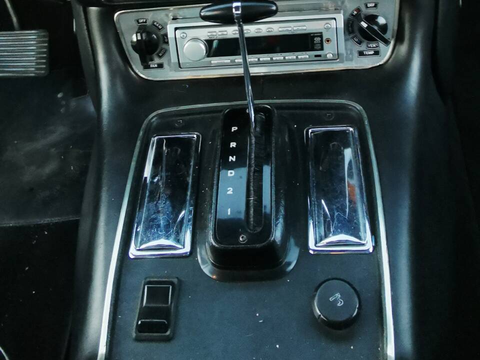 Image 9/15 of Jaguar XJ 6 C 4.2 (1977)