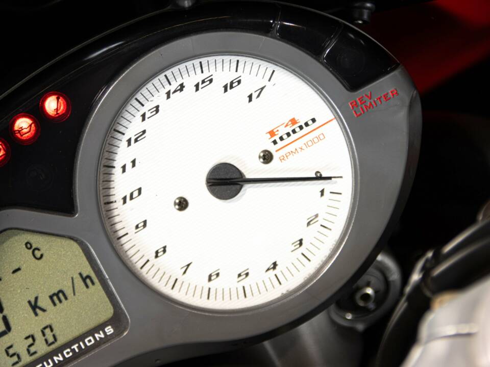 Image 44/50 de MV Agusta DUMMY (2004)