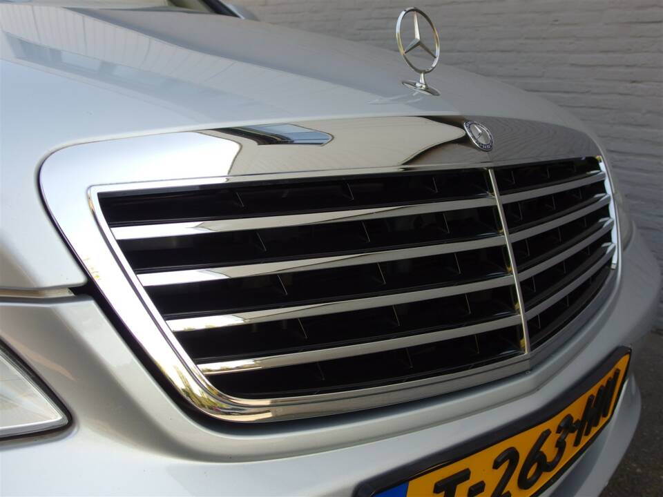 Image 9/98 of Mercedes-Benz S 500 L (2007)