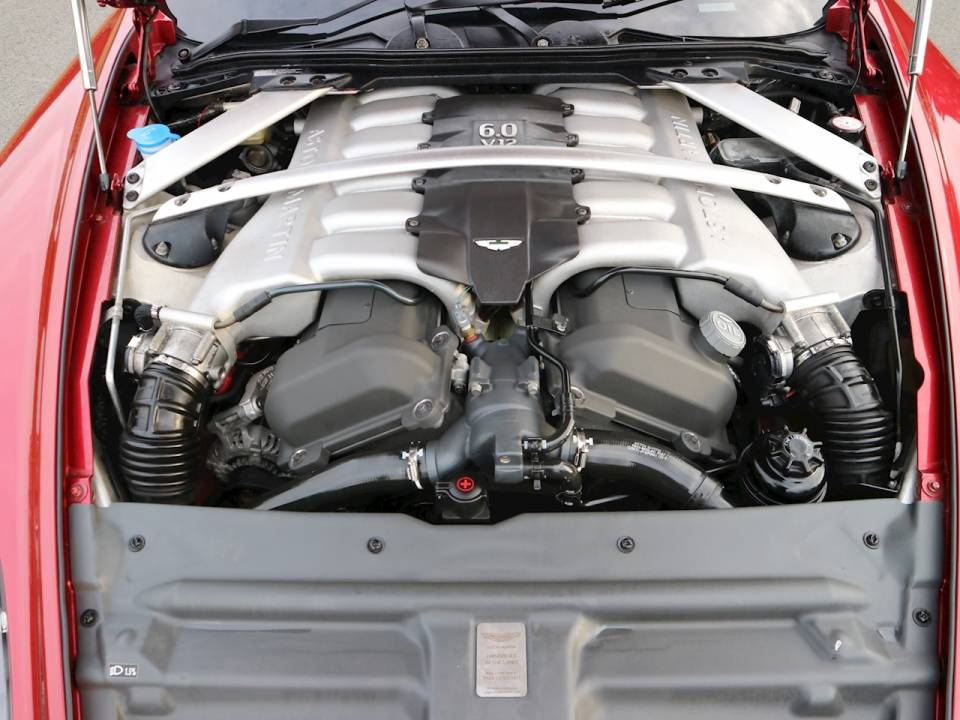 Bild 23/25 von Aston Martin DB 9 (2005)