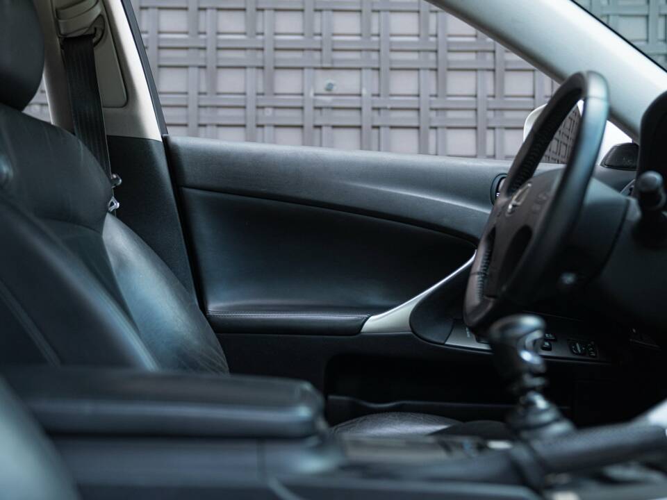 Afbeelding 28/50 van Lexus IS 220d (2006)