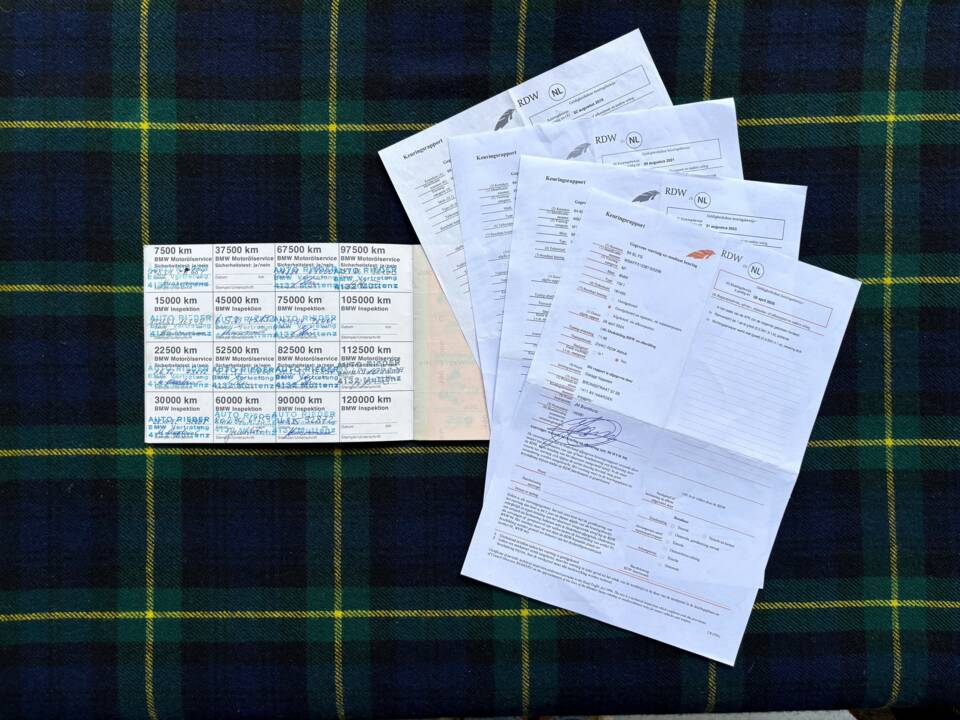 Image 13/24 of BMW 732i (1981)