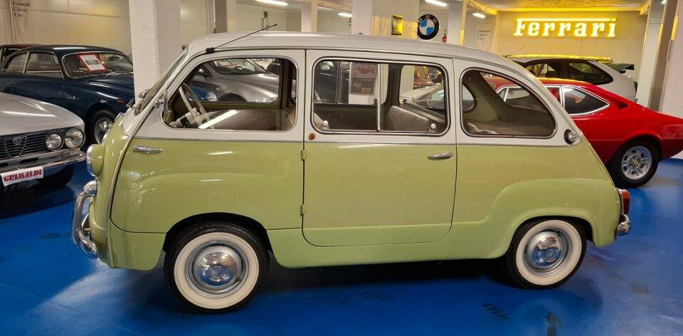 Image 2/36 of FIAT 600 D Multipla (1964)