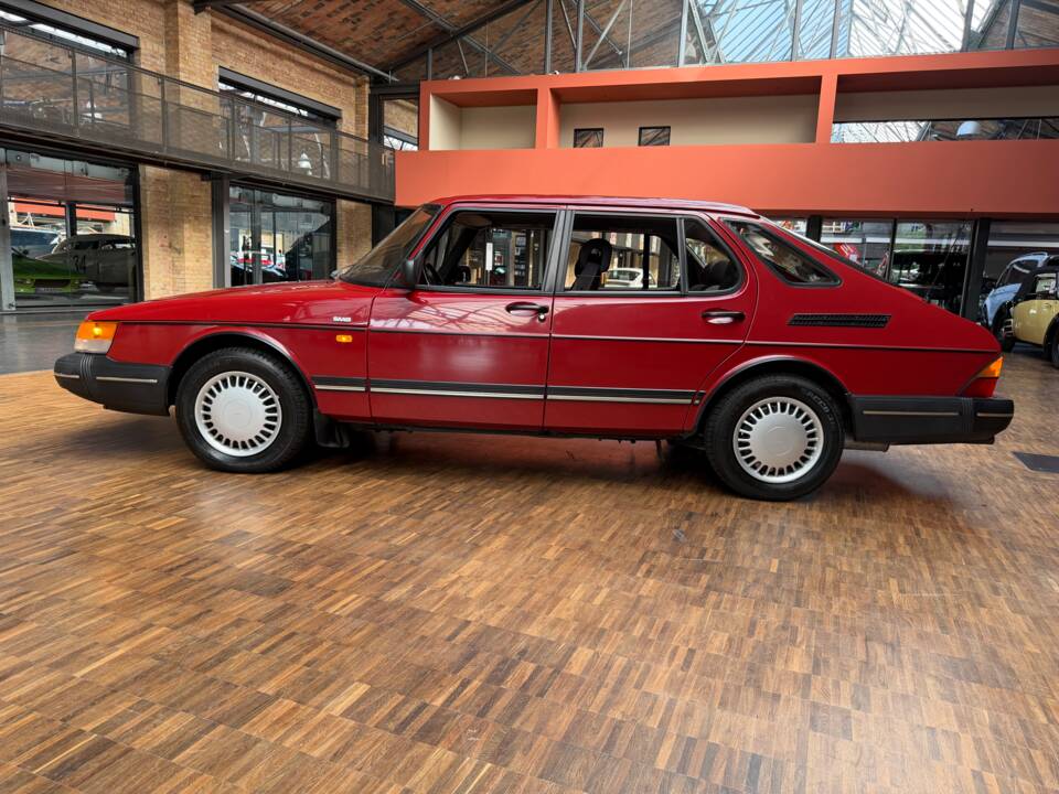 Image 16/42 of Saab 900 2.0i 16V (1991)