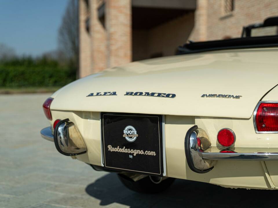 Image 23/50 of Alfa Romeo 1750 Spider Veloce (1969)