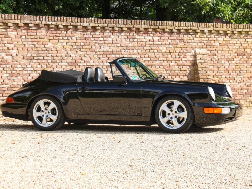 Image 39/50 de Porsche 911 Carrera 2 (1991)