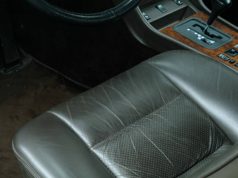 Image 50/50 of Mercedes-Benz 420 SEC (1989)