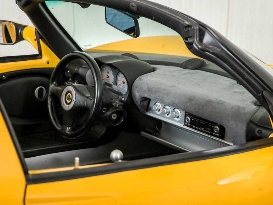 Image 34/50 of Lotus Elise (2003)