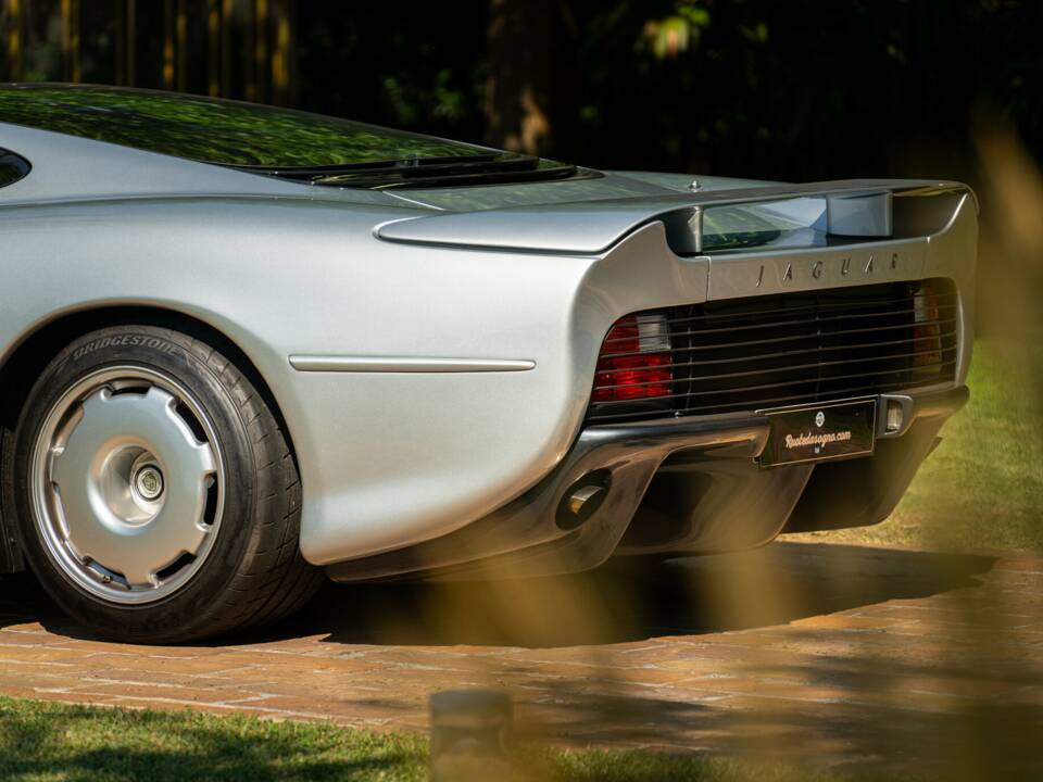 Bild 26/50 von Jaguar XJ 220 (1993)