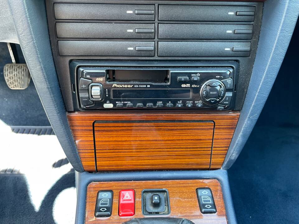 Image 14/57 of Mercedes-Benz 190 D 2.5 (1992)