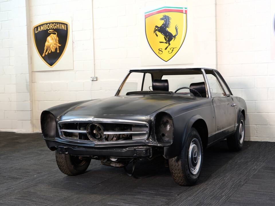 Image 14/47 de Mercedes-Benz 250 SL (1967)