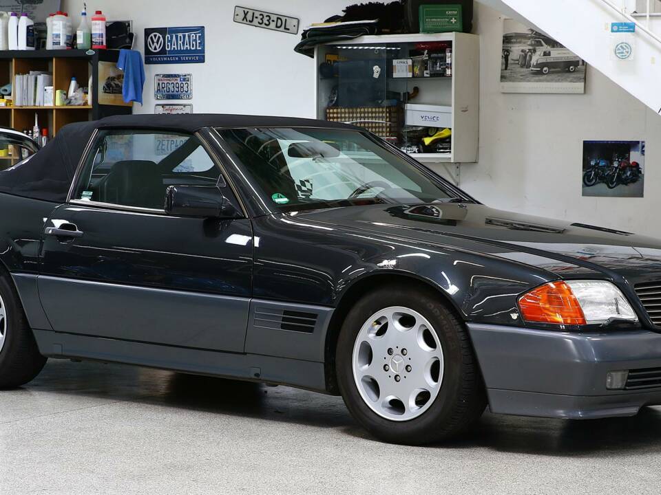 Image 4/36 of Mercedes-Benz 300 SL-24 (1993)