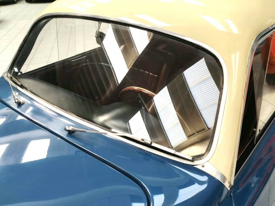 Afbeelding 17/56 van SIMCA 8 Sport (1951)