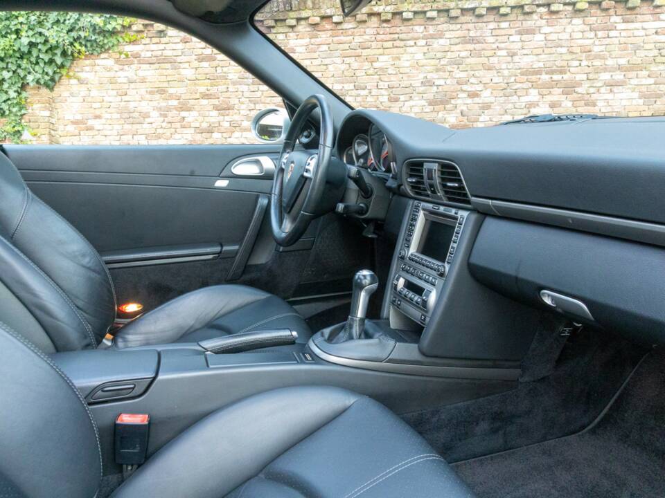 Image 32/50 of Porsche 911 Carrera (2007)