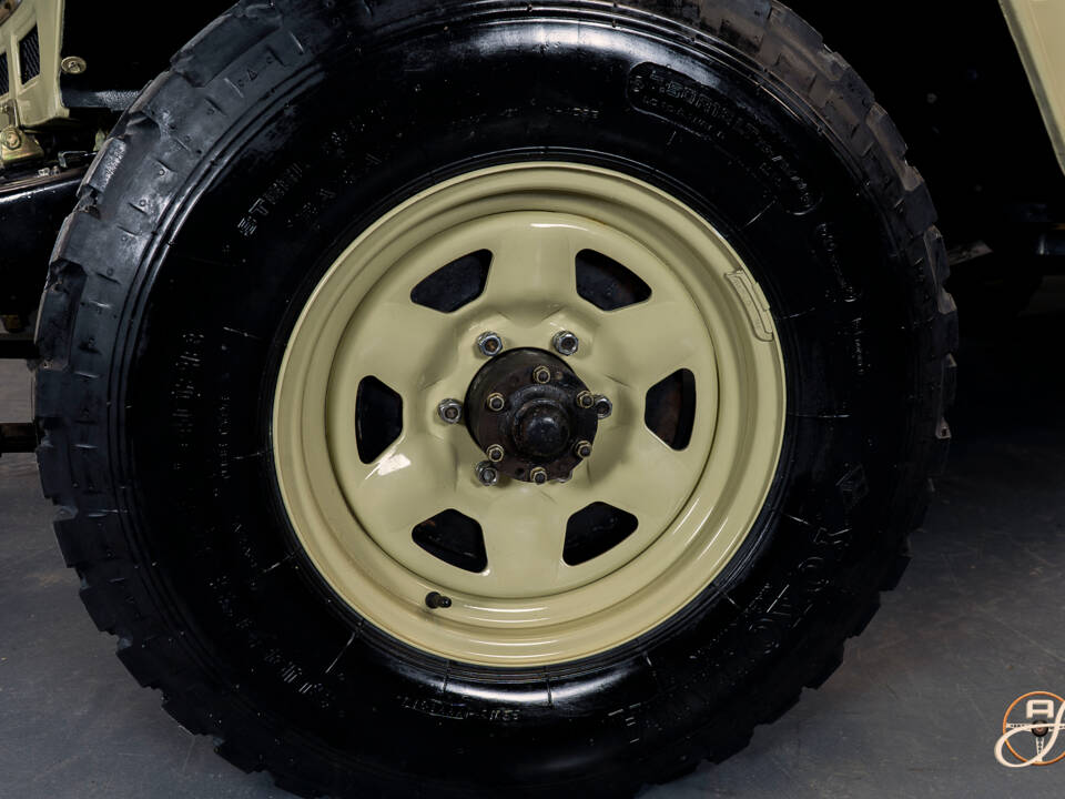 Image 9/21 of Toyota Land Cruiser FJ 45 (1980)