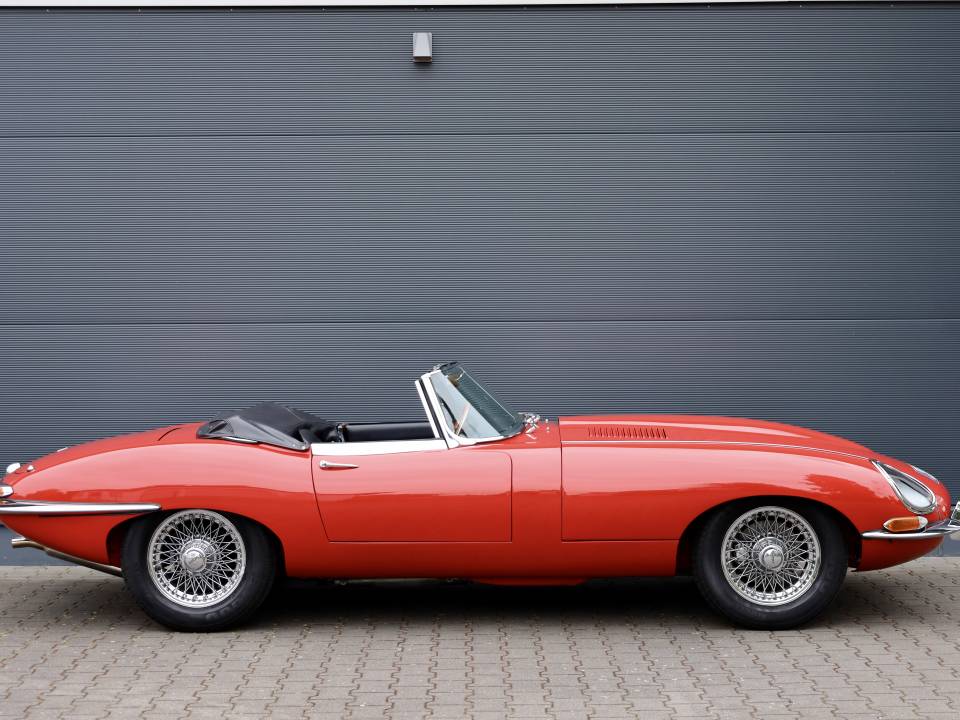 Immagine 2/22 di Jaguar E-Type 3.8 (1964)