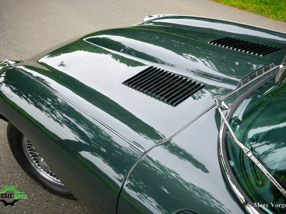 Afbeelding 32/61 van Jaguar E-Type (2+2) (1969)