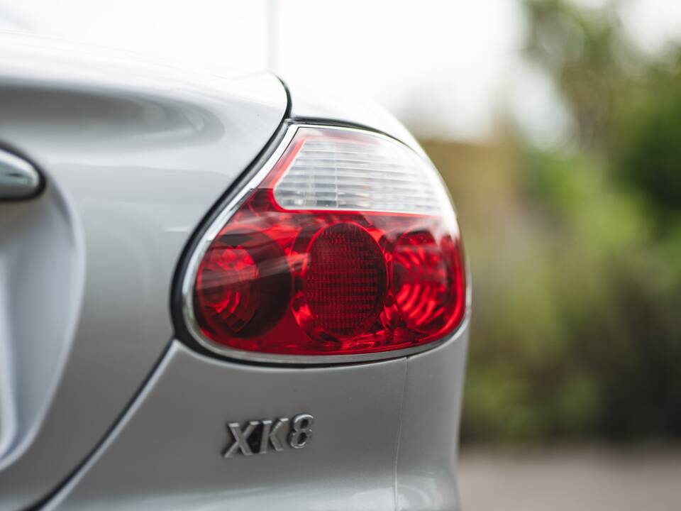 Imagen 46/50 de Jaguar XK8 4.0 (2000)