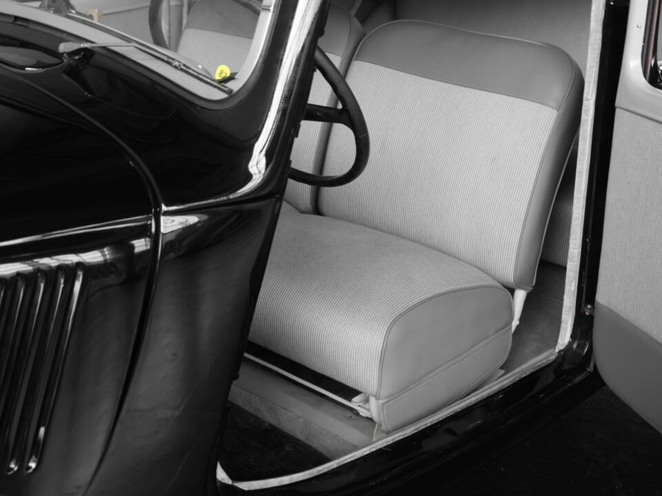 Image 24/50 of Citroën Traction Avant 11 BL (1953)