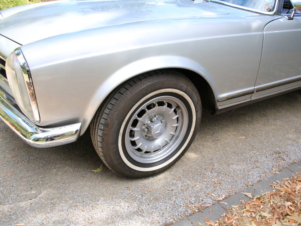 Image 16/37 of Mercedes-Benz 280 SL (1969)