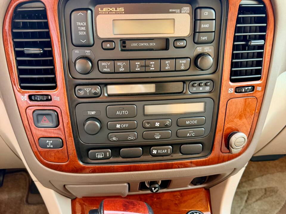 Image 21/32 of Lexus LX 470 (2003)