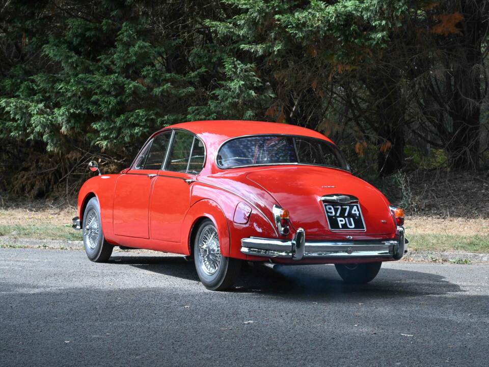 Bild 7/50 von Jaguar Mk II 2.4 (1961)