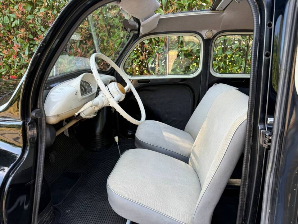 Afbeelding 4/18 van Renault 4 CV (1956)