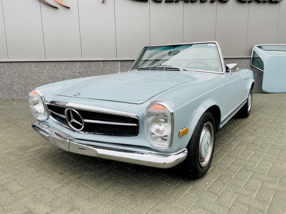 Image 3/36 of Mercedes-Benz 280 SL (1969)