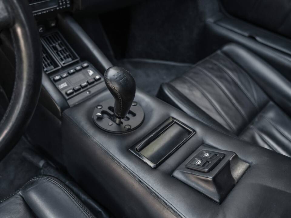 Imagen 36/51 de Lamborghini Countach 25th Anniversary (1990)