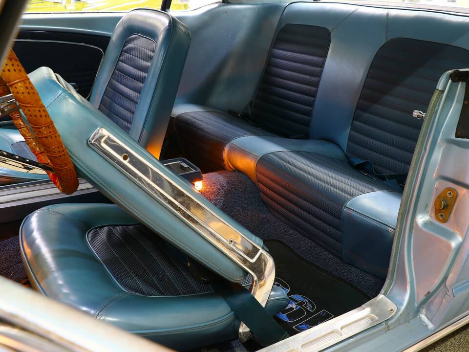 Bild 19/24 von Ford Mustang 200 (1966)