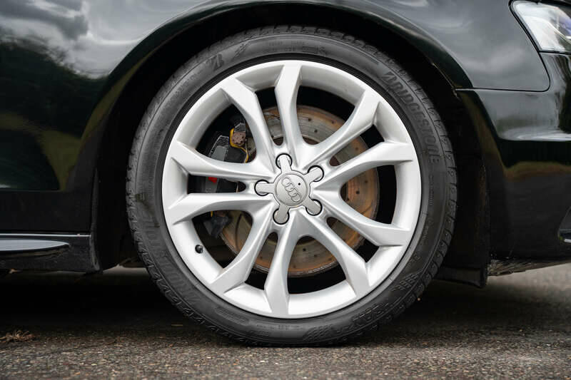 Image 32/50 of Audi S4 (2010)