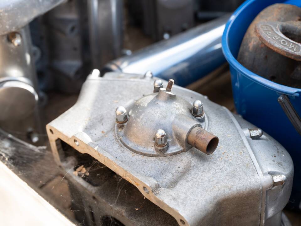 Image 113/134 of Ford V8 (1937)