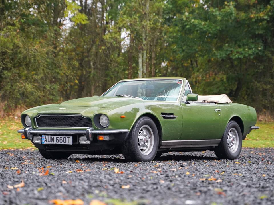 Immagine 1/50 di Aston Martin V8 Volante (1979)