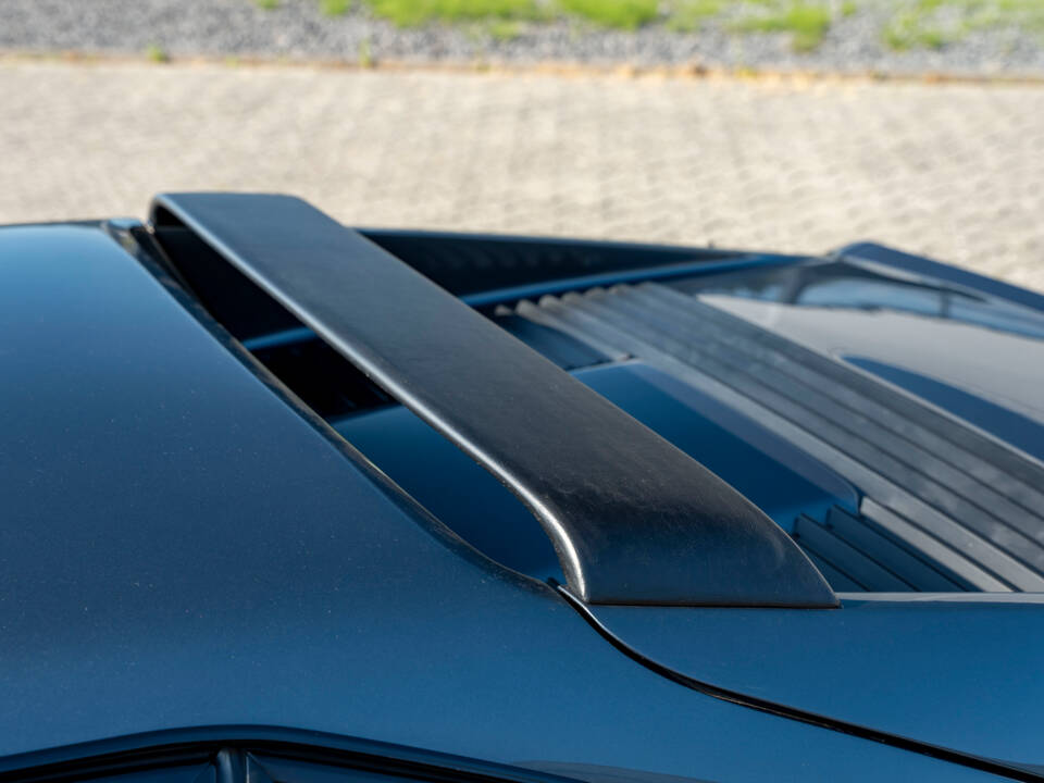 Image 4/36 de Ferrari 328 GTB (1986)