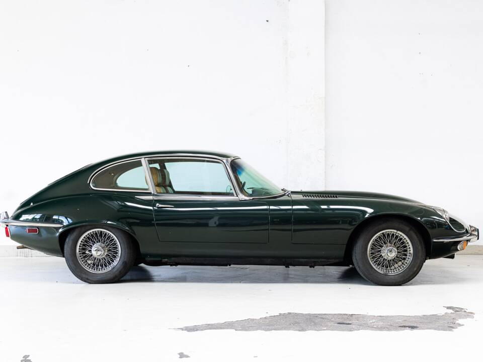 Image 4/26 de Jaguar Type E V12 (2+2) (1971)