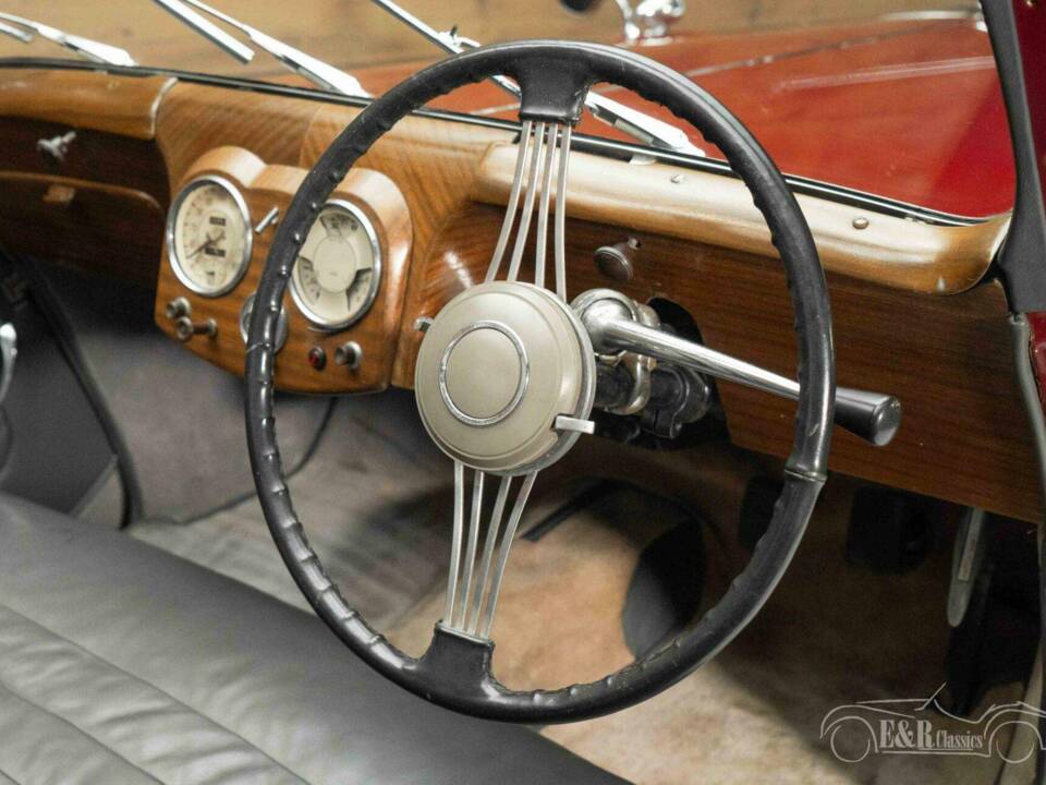 Image 13/19 of Triumph 1800 Roadster (1947)