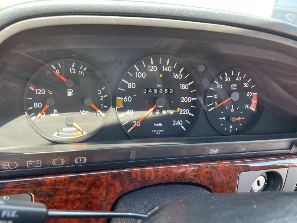 Bild 26/48 von Mercedes-Benz 500 SEC (1985)