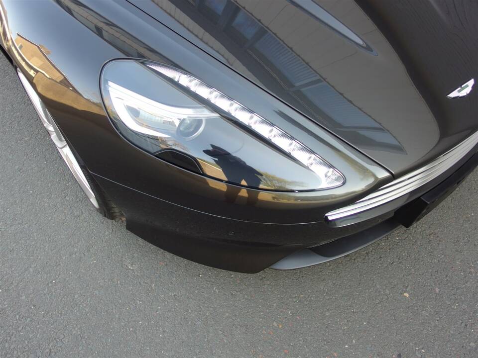 Immagine 40/97 di Aston Martin Virage (2011)