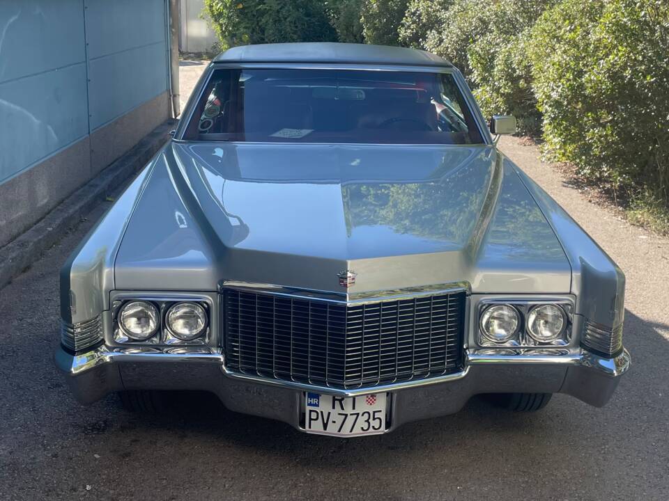 Image 83/90 of Cadillac Sedan DeVille (1970)
