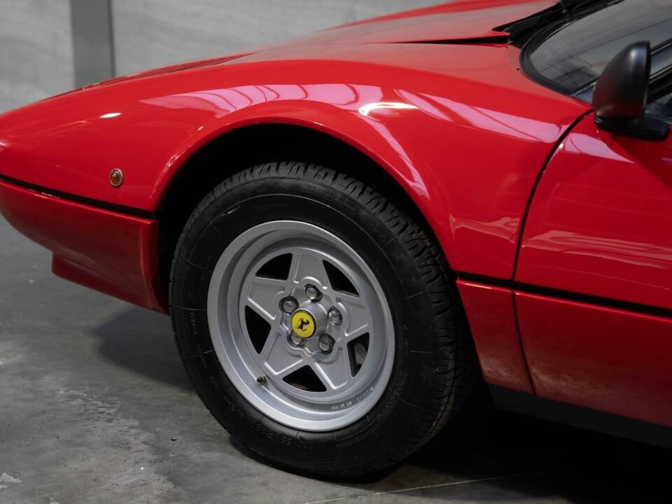Bild 40/85 von Ferrari 308 GTSi Quattrovalvole (1985)