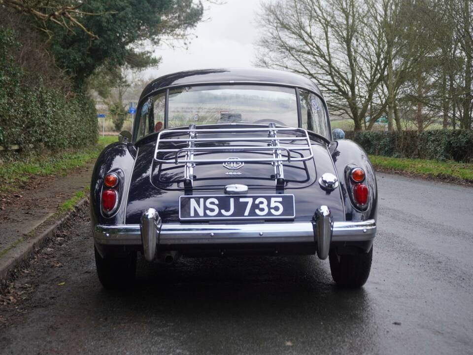 Image 5/17 of MG MGA 1600 (1959)
