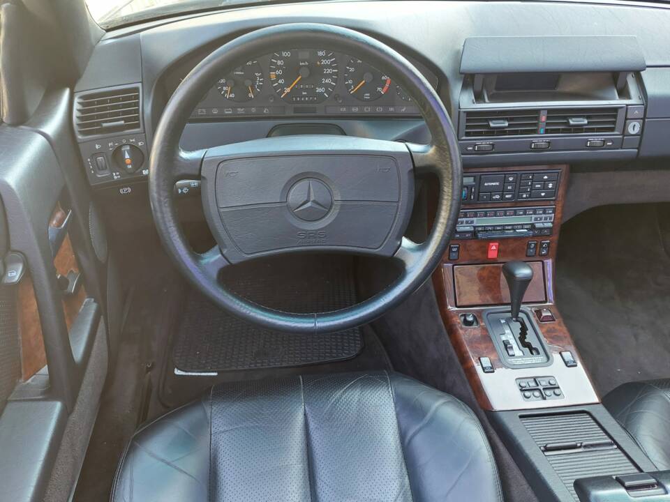 Image 22/22 of Mercedes-Benz 500 SL (1991)