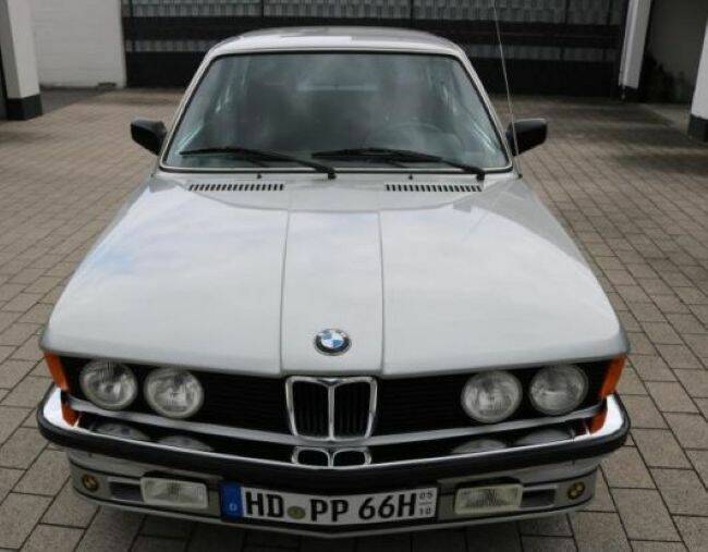 Immagine 18/43 di BMW 323i (1980)