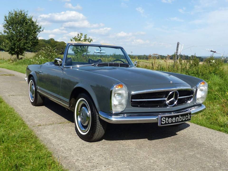 Mercedes-Benz 230 SL Roadster (W 113) 1965